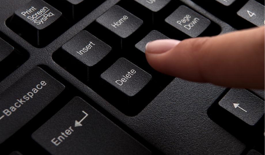 Photo illustrant un clavier pour la suppression des données et le droit à l'oubli RGPD.